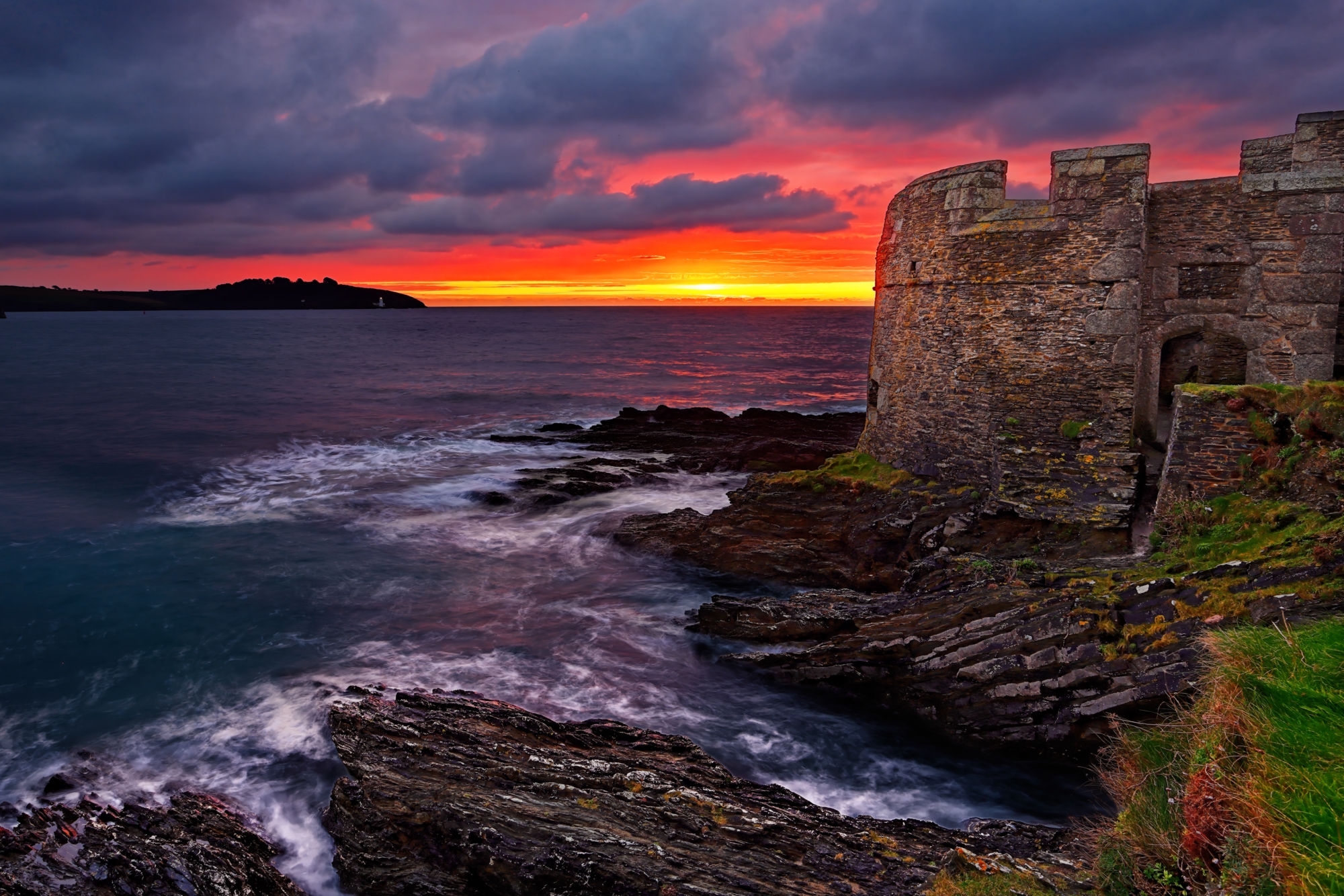 Moody Sunrise Pendennis Head
